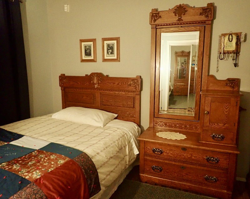 Edward & Eliza Biggings' Oak bedroom Furniture